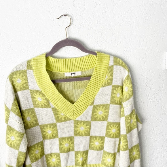 Madden NYC Sweater Women's XL Juniors Green V Neck Jacquard Hippie Festival - Picture 2 of 7